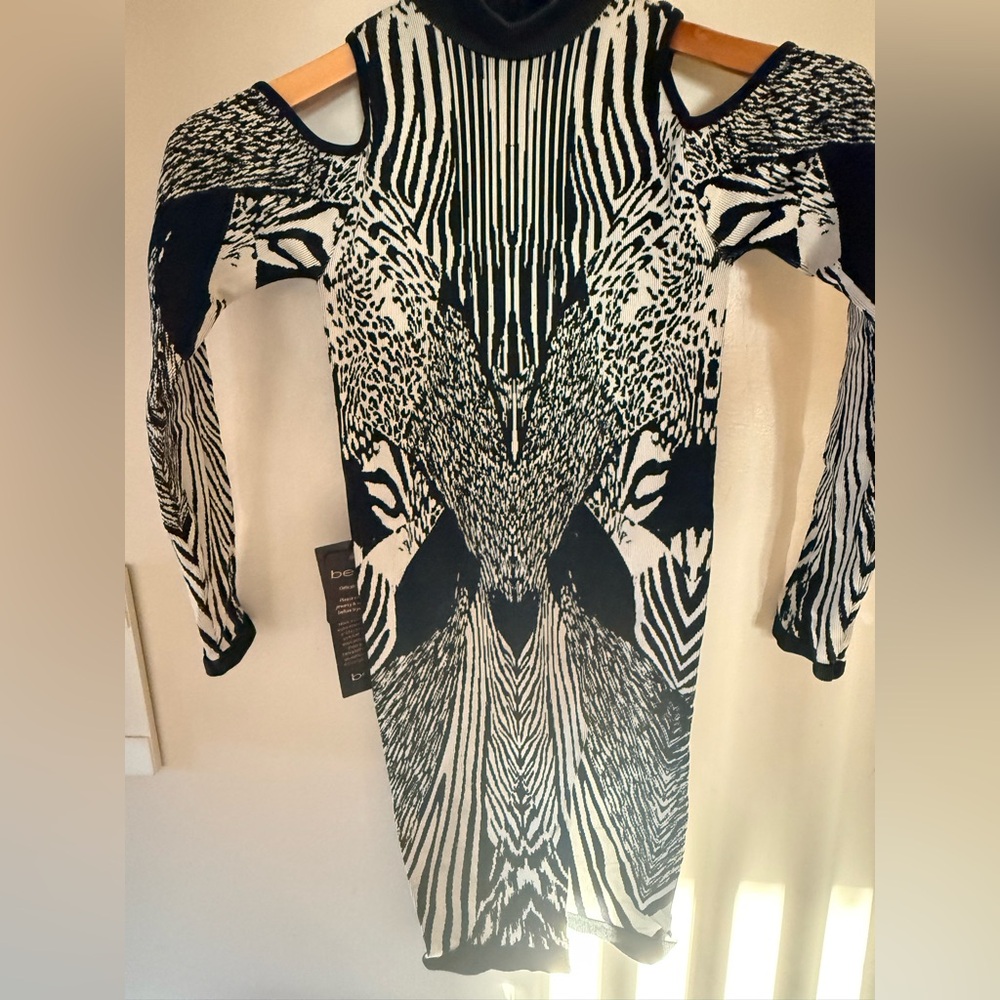 bebe Black and White Patterned Cold Shoulder Dres… - image 3